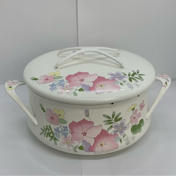 Kobe Kitchen Vintage Kobe Japan Courtney Floral Enamelware Covered